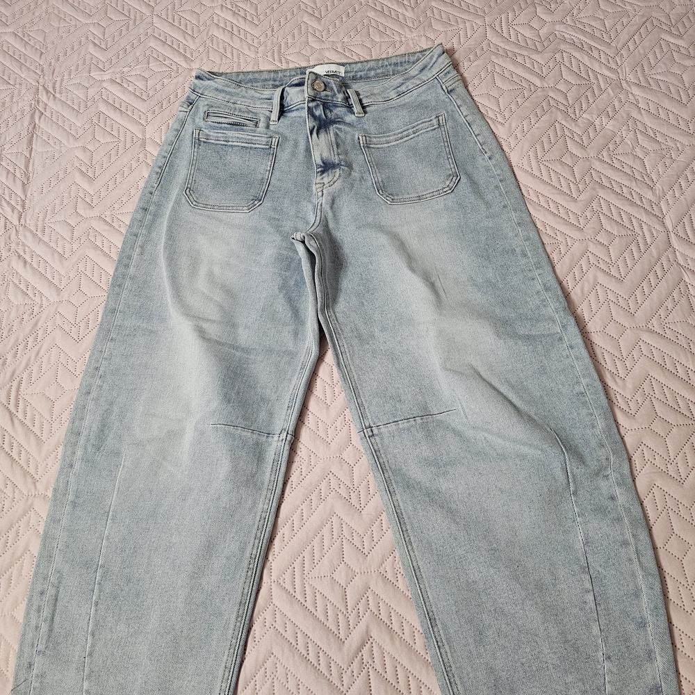 Vervet-classic Light Wash Barrel Leg Women's Jeans